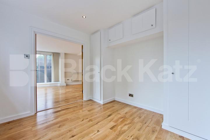 Stylish & contemporary & superbly located Newington Causeway, Borough